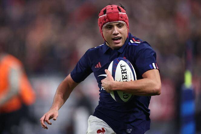 L’ailier Louis Bielle-Biarrey lors de la victoire du XV de France face au Japon (52-12), durant laquelle il a inscrit deux essais, samedi 9 novembre 2024, au Stade de France, à Saint-Denis (Seine-Saint-Denis).