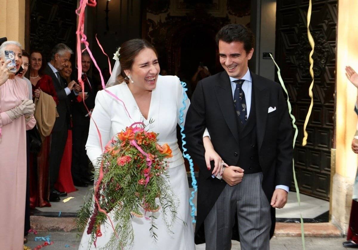 Macarena Arenas et Marco González Castellano à la sortie de l'église