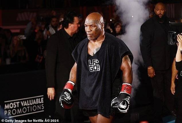 Mike Tyson reçoit un appel de bonne chance de Turki Alalshikh avant son affrontement avec Jake Paul