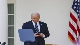 Joe Biden arrive à la Cime APEC après un retard de deux heures