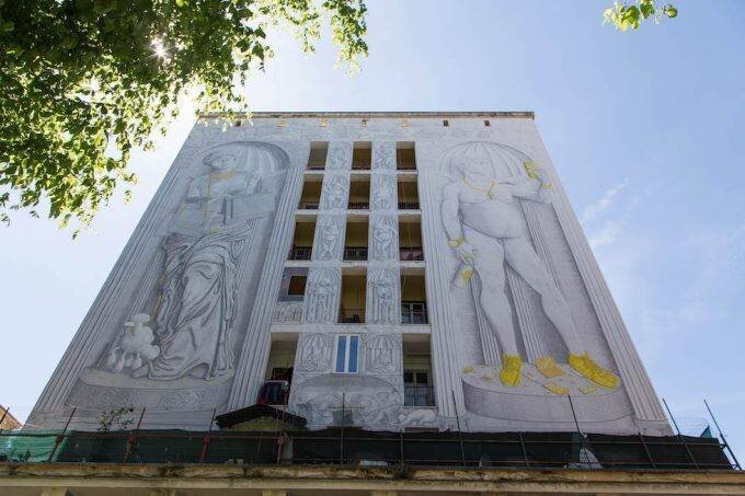 David et Vénus, le murale de Blu sur l'ancienne préfecture de Quarticciolo, Rome, mai 2020 (©Matteo Nardone/Pacific Press via ZUMA Wire)
