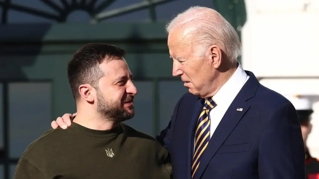 Biden lève le veto à l'Ukraine et permet l'utilisation de ses armes en Russie