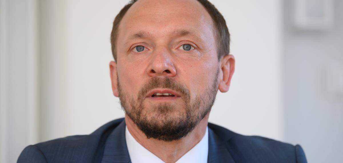 Marco Wanderwitz lors d'une visite au Haus der Sorben, en mai 2021.