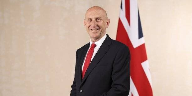 John Healey, secrétaire d'État à la Défense, lors de son annonce sur les réformes des forces armées britanniques.