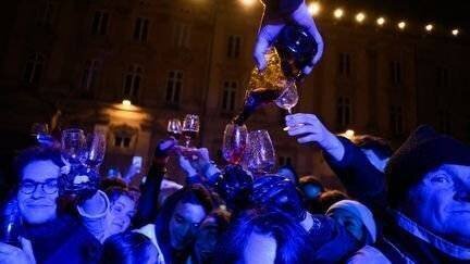 Le traditionnel débouchage des premiers tonneaux de Beaujolais nouveau à Lyon, le 21 novembre 2024.