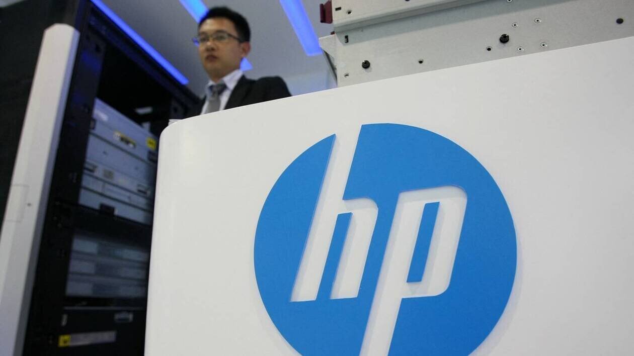 Un employé sur le stand de HP lors de la première foire technologique internationale de Chine à Shanghai, le 8 mai 2013. Photo d’illustration.