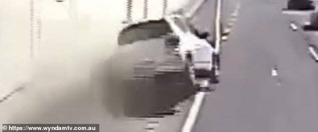 Collision de la Toyota avec la barrière