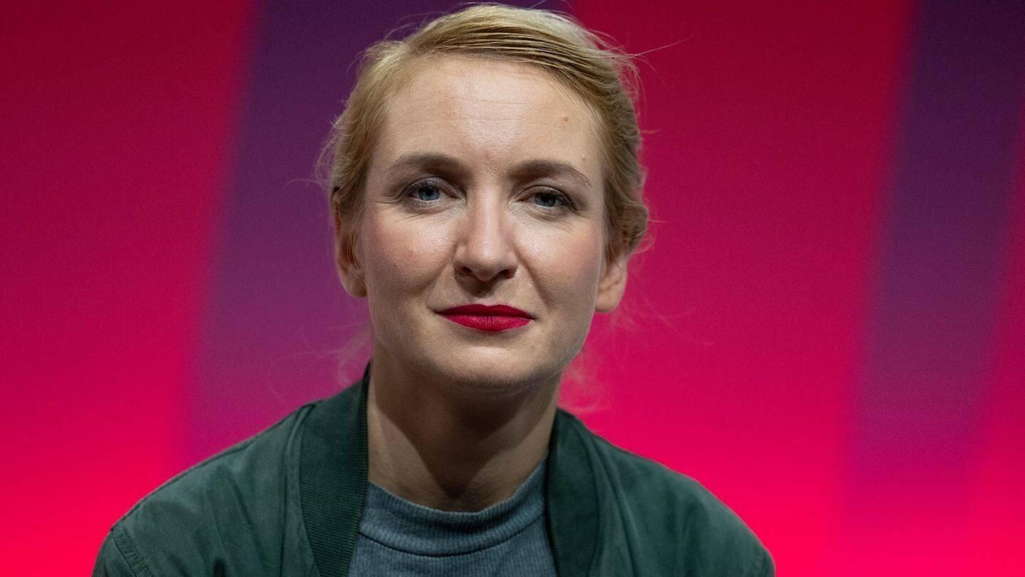 Ines Schwerdtner, présidente de Die Linke, critiquant la situation actuelle