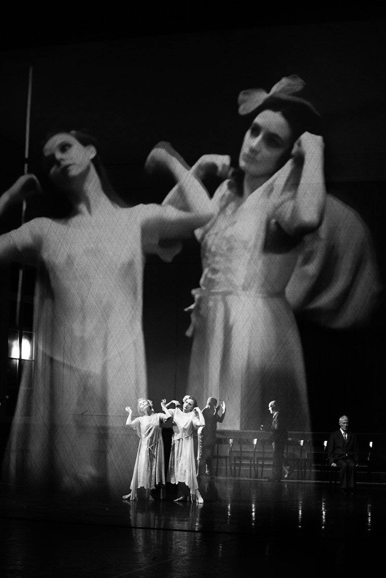 Meryl Tankards Bearbeitung des „Kontakthofs“ ist intelligent, witzig und kunstvoll.