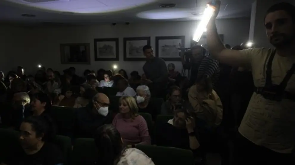 Tension lors du conseil municipal à Paiporta