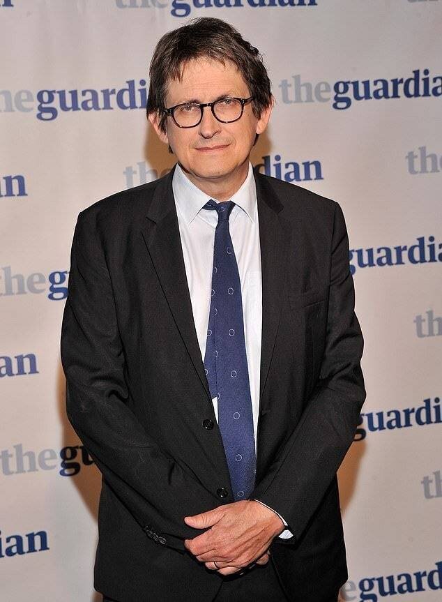 Cinq anciens rédacteurs de l'Observer et Alan Rusbridger (à gauche), un ancien rédacteur en chef, ont pesé dans une lettre s'opposant à l'accord avec Tortoise