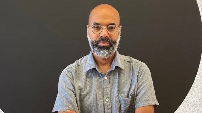 Portrait de Richard Lachman, professeur en médias numériques à l'Université métropolitaine de Toronto.