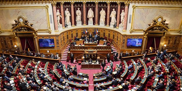 Le Sénat lutte pour réduire de 5 milliards d'euros à 2 milliards d'euros l'effort des collectivités locales pour redresser les finances publiques.