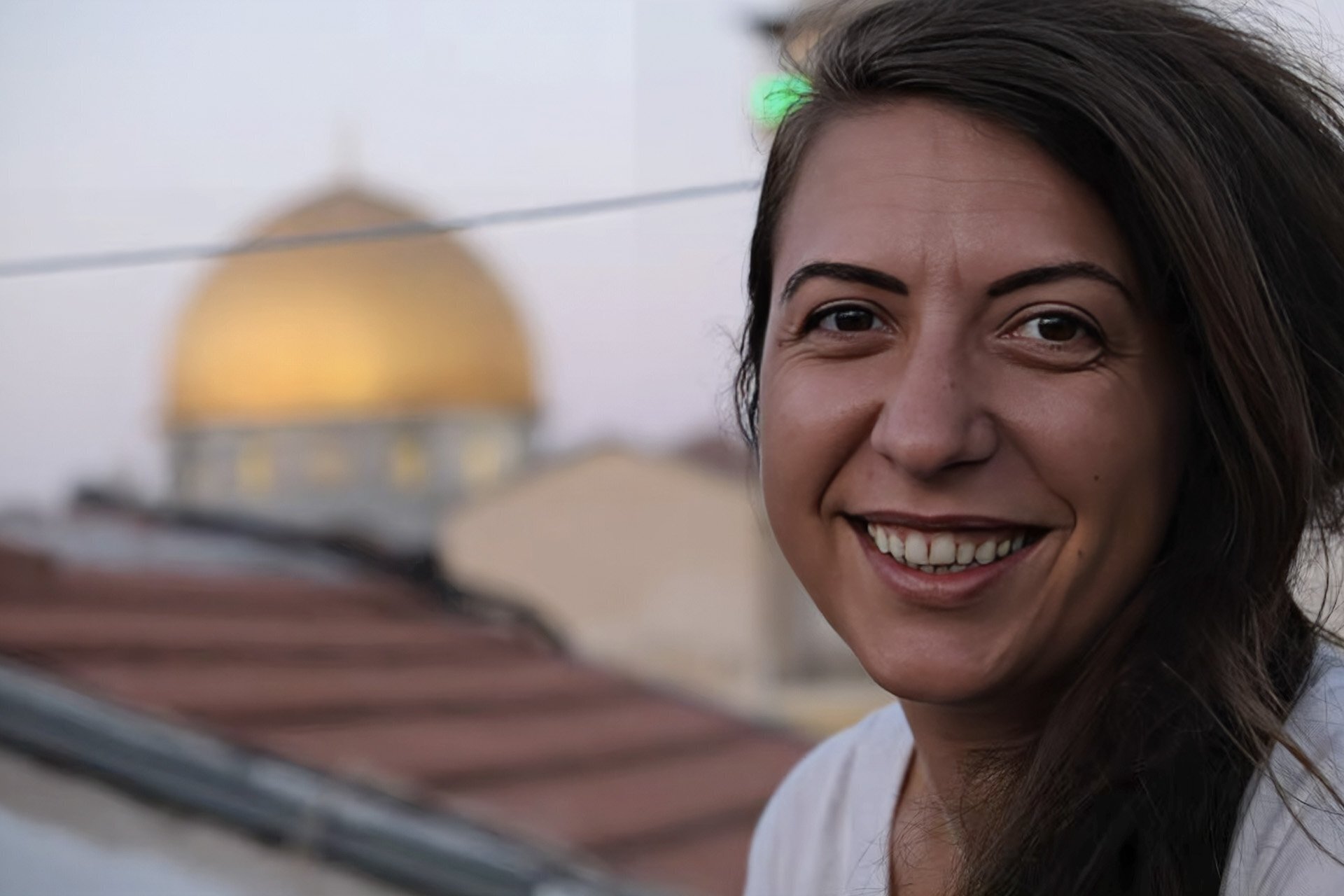 Mystère autour de la mort de la journaliste française Marien Flahovitch ...