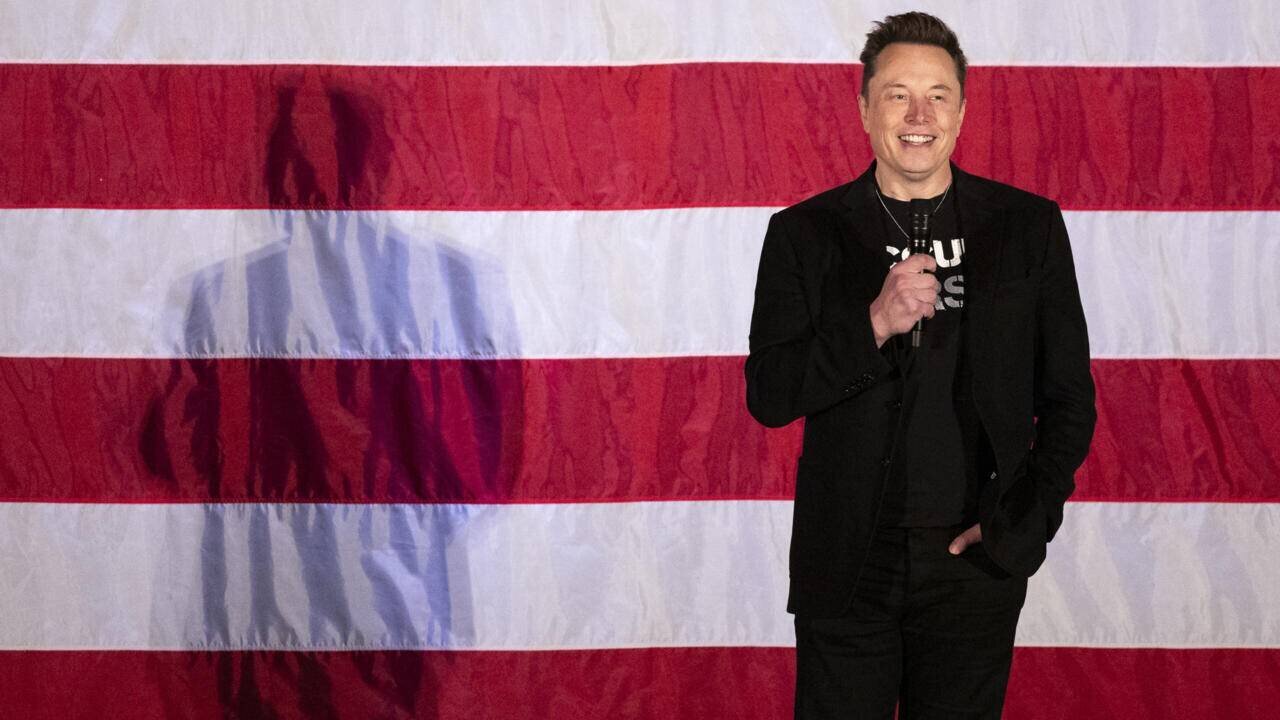 Le patron de Tesla et SpaceX, Elon Musk, lors d'un événement en soutien à Donald Trump au centre d'exposition d'Oaks, en Pennsylvanie, le 18 octobre 2024.