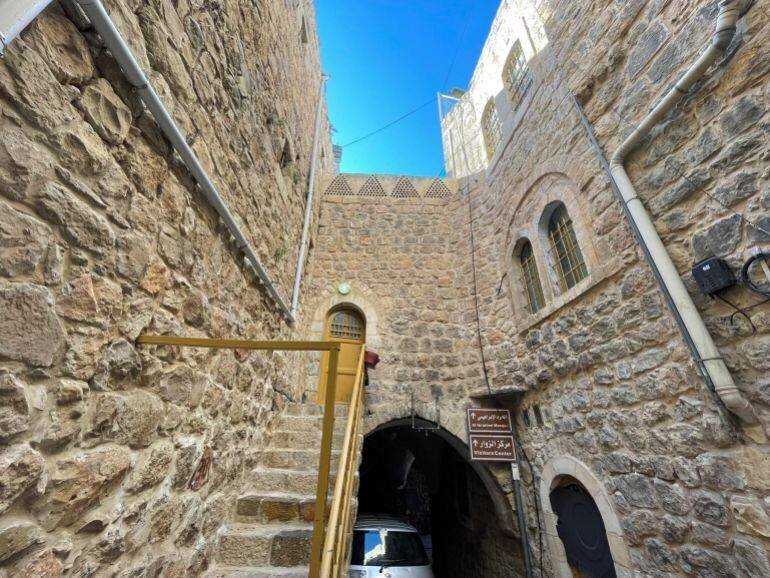 Rues rénovées dans la vieille ville d'Hébron.