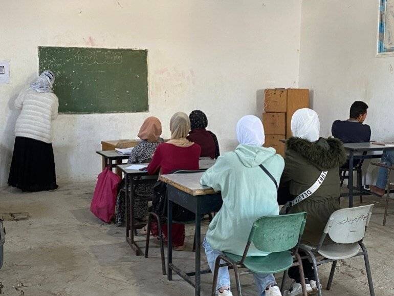Activités éducatives pour les enfants dans le camp.