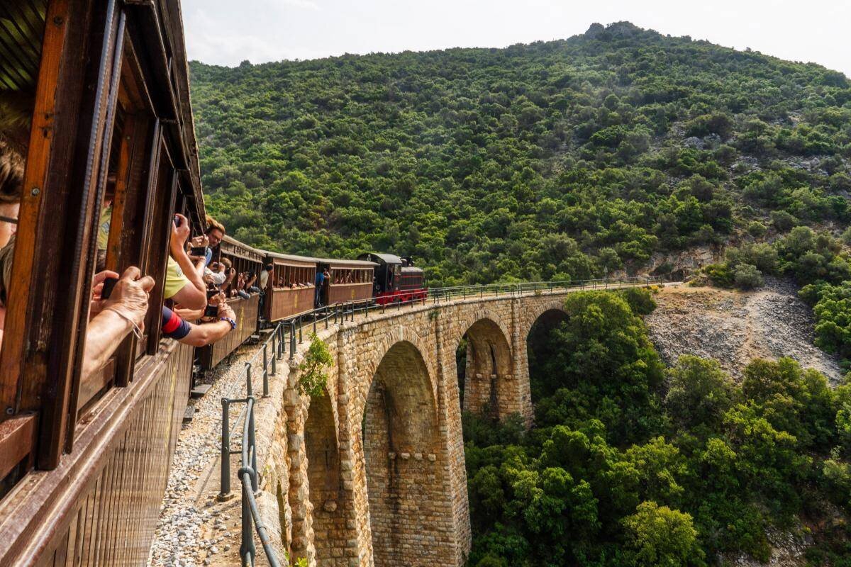 Le train à vapeur sur la ligne à voie étroite
