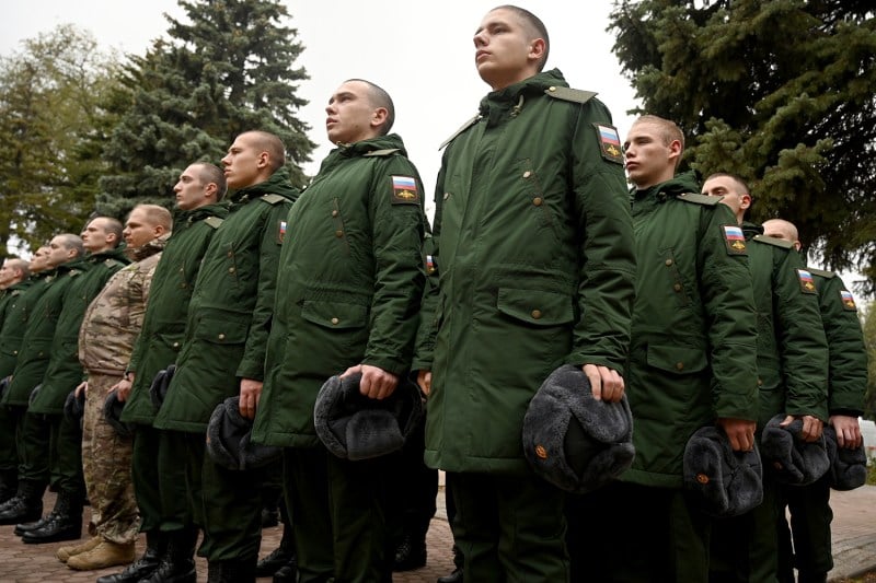 Conscrits russes en uniforme