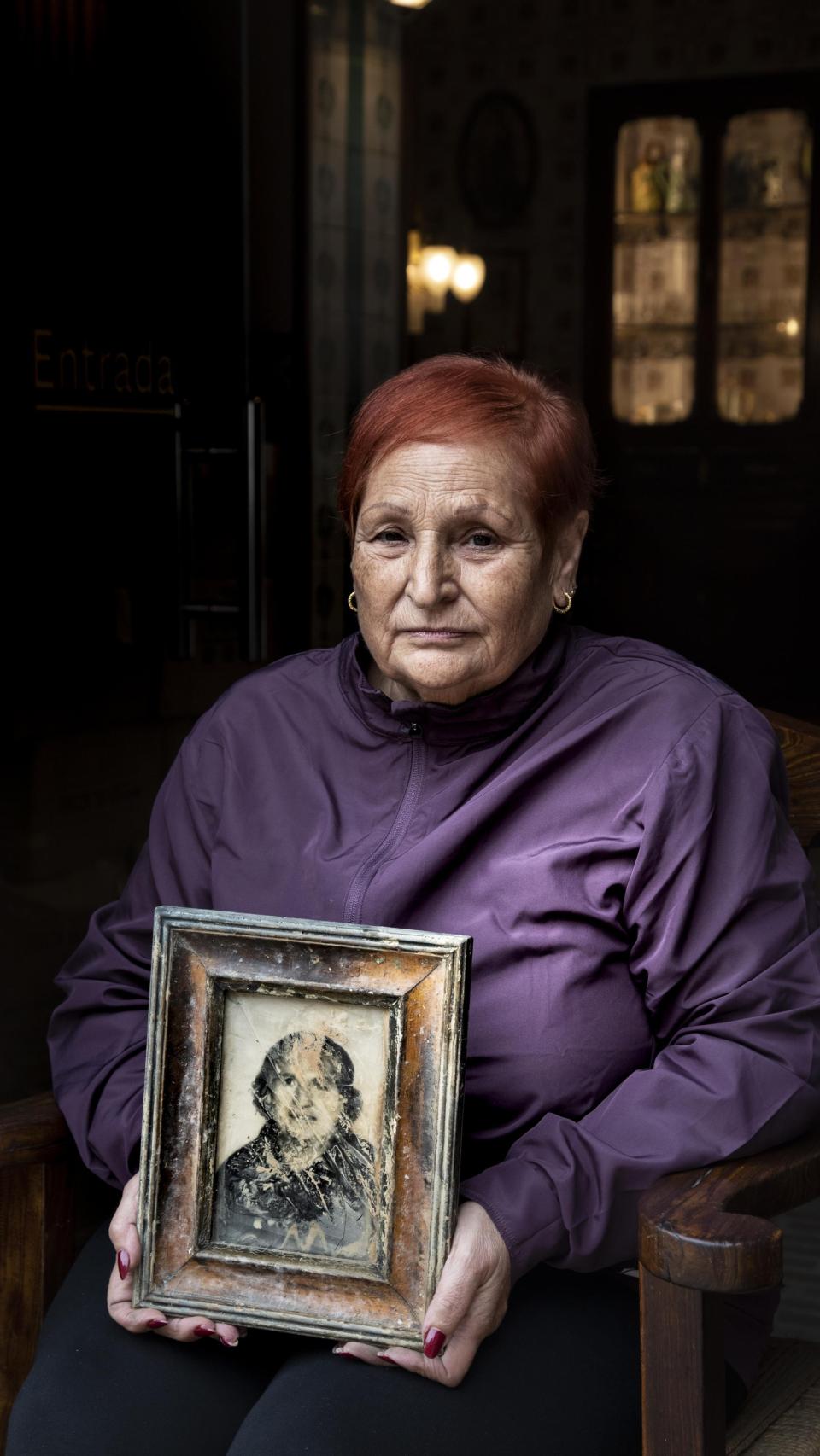 Carmen Onate.