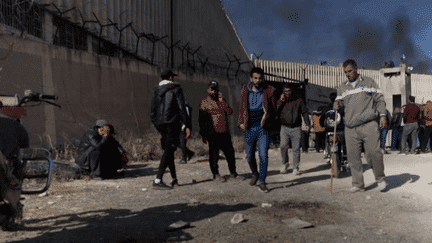 Syrie : Familles en quête de leurs proches à la prison de Saidnaya