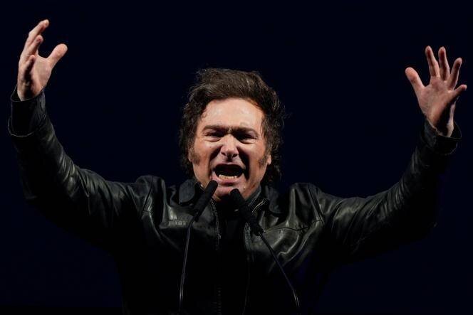 Le président argentin Javier Milei s’adresse à ses partisans lors d’un rassemblement à Buenos Aires (Argentine), le 28 septembre 2024.