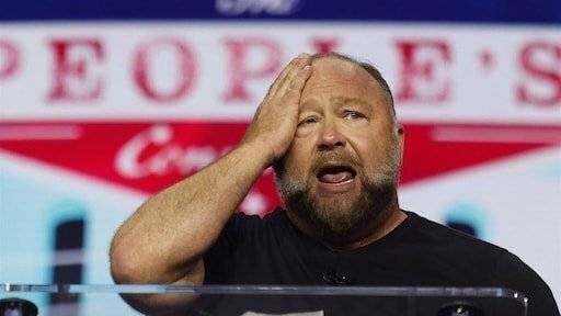 Un juge bloque la vente d'Infowars à The Onion