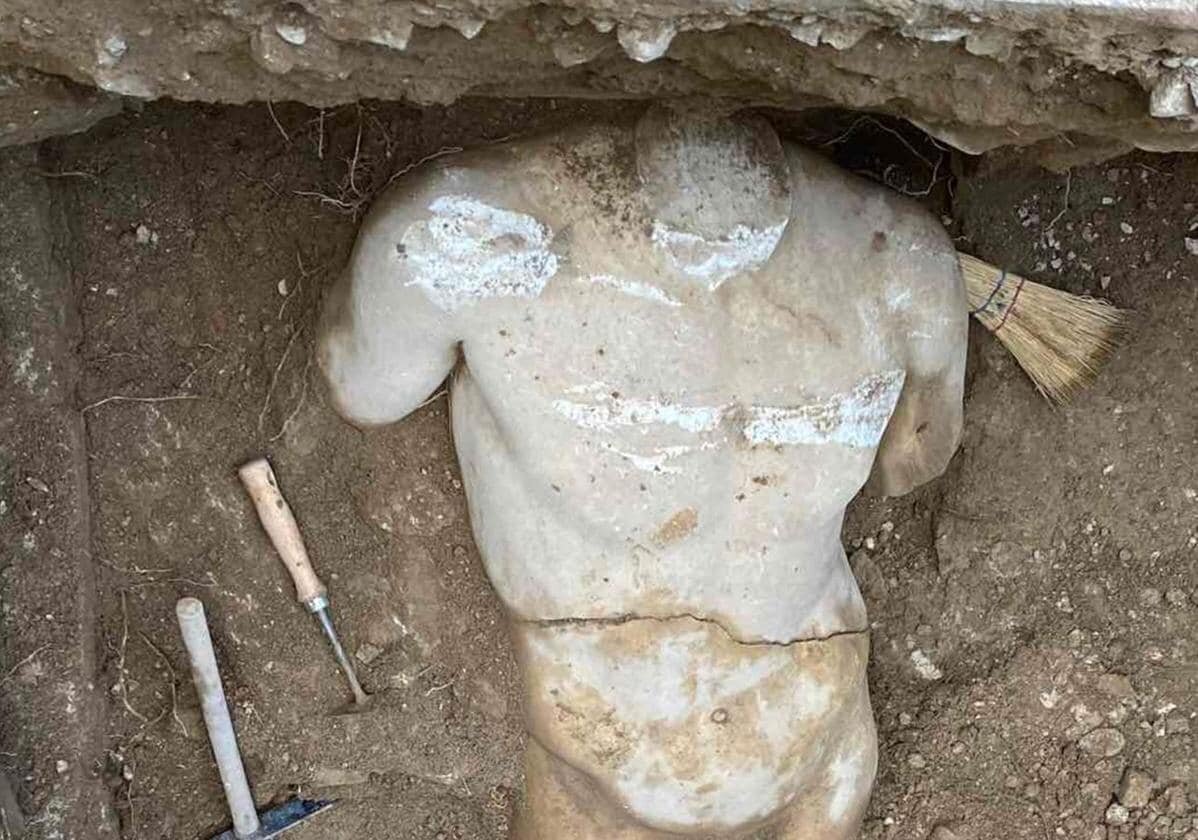 Le torso d'Hermès découvert près de l'Acropole