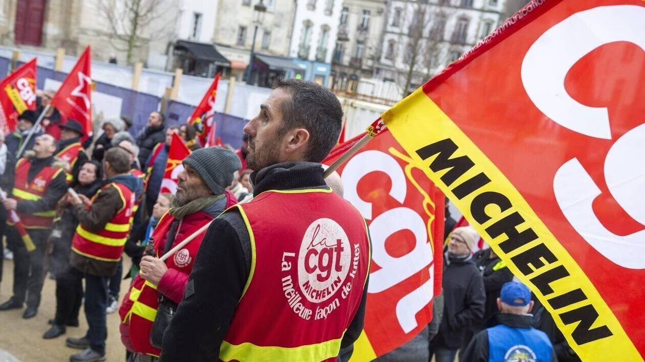 Un salarié de Michelin Vannes (Morbihan), le 29 novembre 2024.