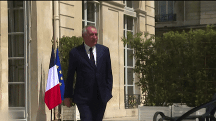 Eurozapping : les réactions en Europe à la nomination de François Bayrou au poste de Premier ministre