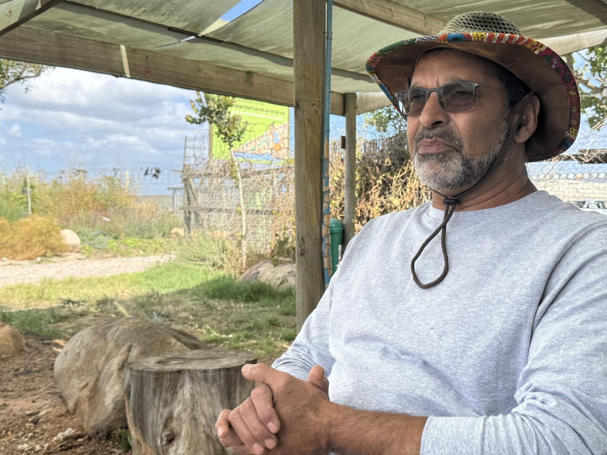 Nazeer Sonday, un agriculteur durable de première génération et membre de la campagne PHA Food & Farming.
