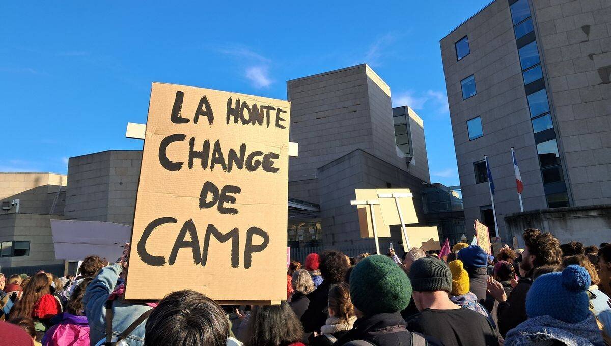 Manifestation devant le tribunal d'Avignon (Vaucluse).