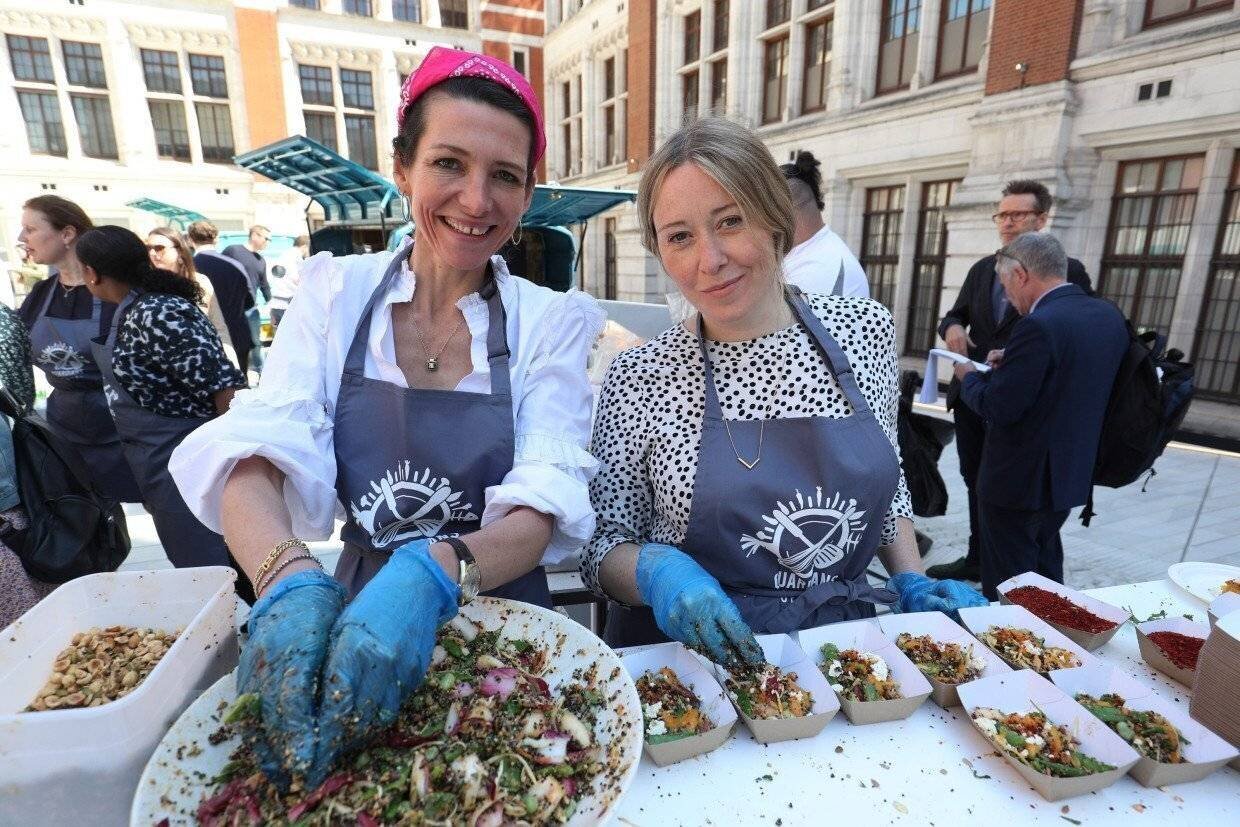 Anna Jones lors d'un événement contre le gaspillage alimentaire en 2019