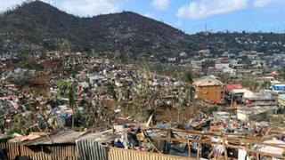 Des habitations détruites à Mamoudzou après le passage du cyclone Chido à Mayotte. Photo prise le 15 décembre 2024.