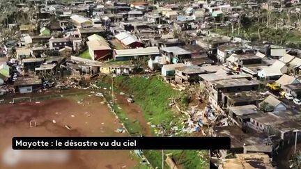 Vue aérienne de Mayotte après l'ouragan Chido