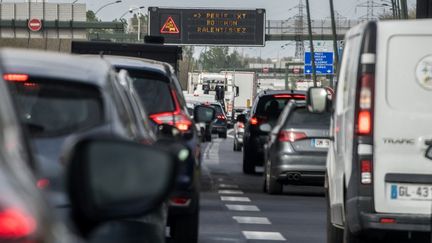 Un embouteillage sur le périphérique toulousain, en Haute-Garonne, le 8 avril 2024. (FREDERIC SCHEIBER / HANS LUCAS / AFP)