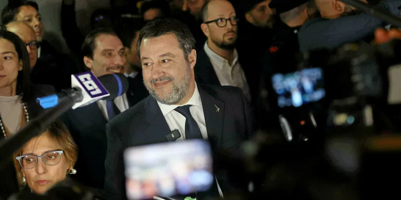 Matteo Salvini ressort libre du tribunal à Palerme, Italie, le 20 décembre 2024.