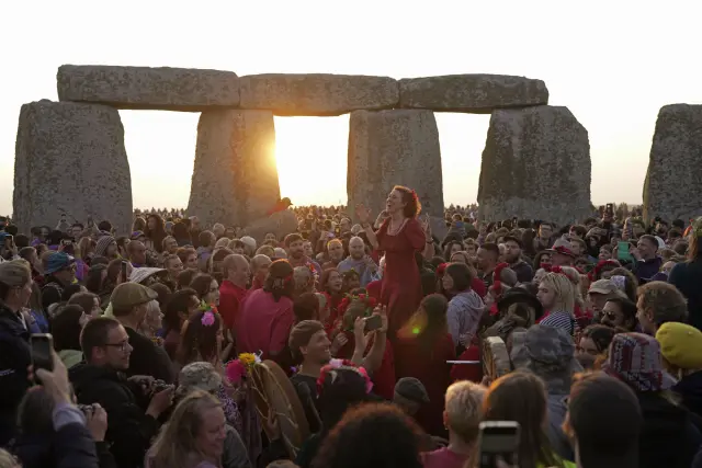 Célébration du solstice de l'été à Stonehenge, au Royaume-Uni.