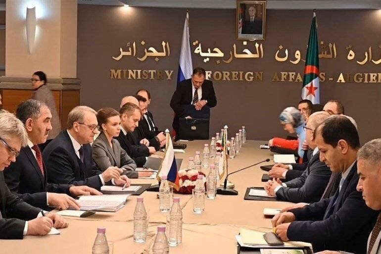 Discussion sur les relations algéro-russes