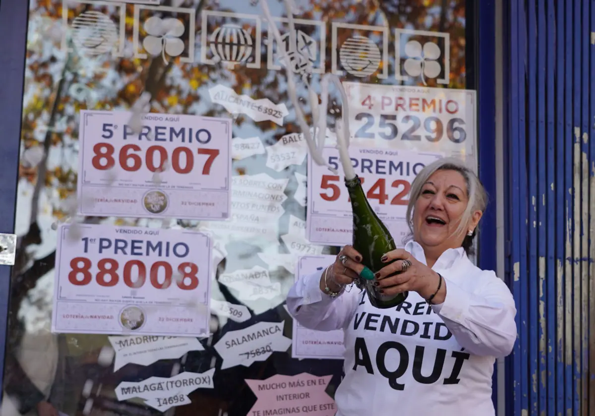La administration 14 de Valladolid célèbre avoir vendu le Gordo en 2023