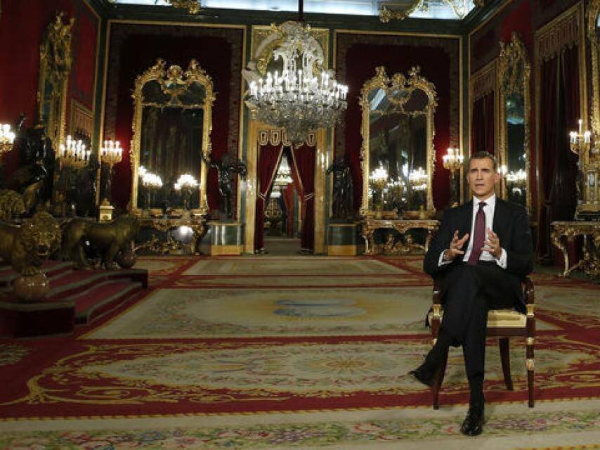El Rey Felipe VI durant le message de Noël de 2015, enregistré au Palais Royal.