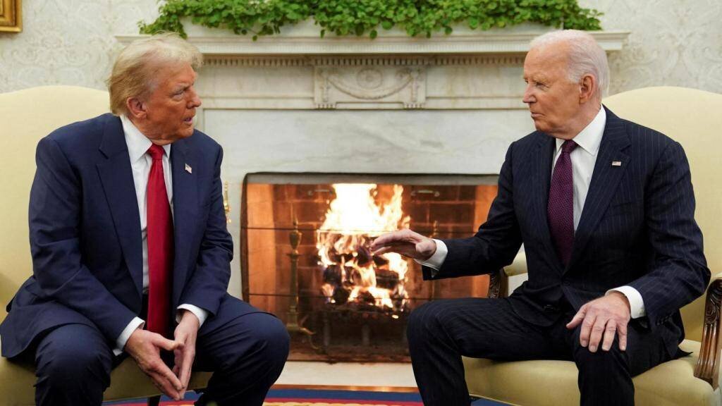 Le président Joe Biden se réunit avec le président élu Donald Trump.
