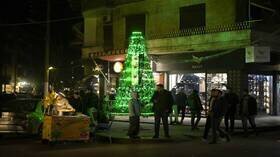 Manifestations à Damas après l'incendie d'un sapin de Noël