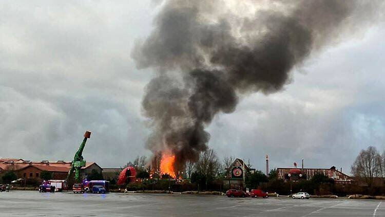 L'incendie à Karls Erlebnis-Dorf