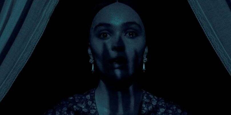 Lily-Rose Depp incarne Ellen, la proie du comte Orlok, alias Nosferatu.