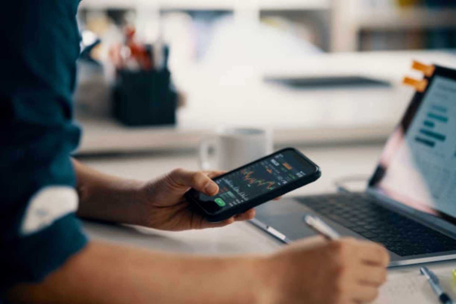 Crece la demanda de empleos en criptomonedas en Latinoamérica: descubre qué buscan las empresas