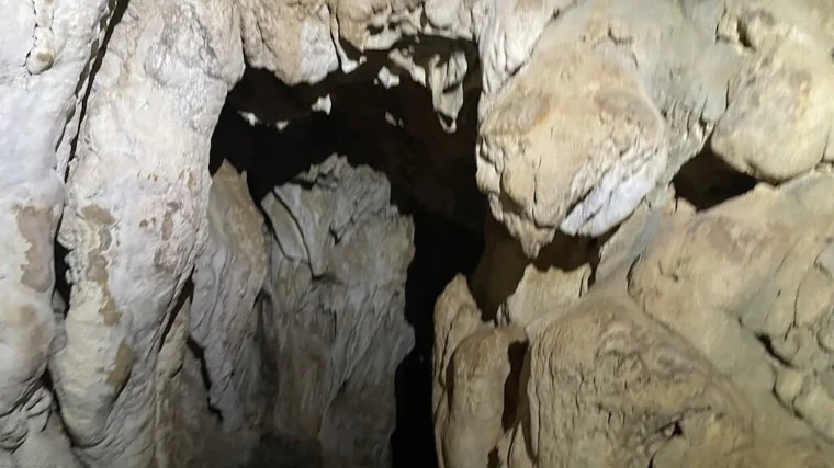 La Cueva de la Terriza est un lieu peu connu au cœur de la Sierra de Grazalema