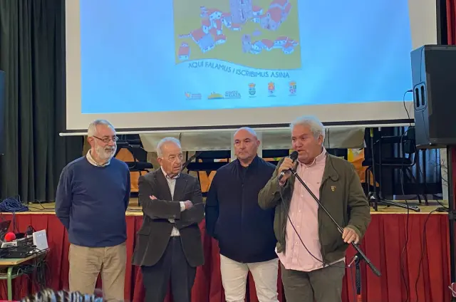 Les maires des trois villages lors de la journée de 'A Fala' (à droite, Antonio Bellanco).