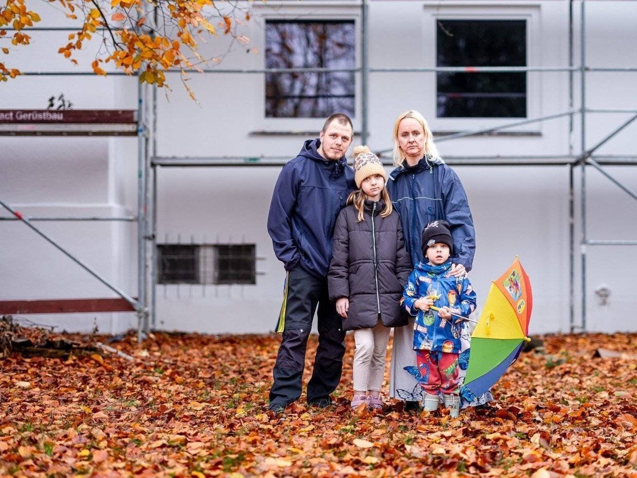 Bunter Regenschirm: Durch die Lebertransplantation kann Fin-Alexander wie ein ganz normaler Junge spielen und toben