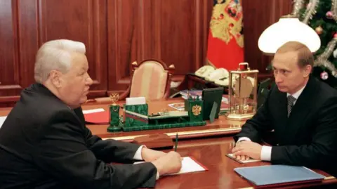 Boris Eltsine et Vladimir Poutine le jour de l'annonce de la démission d'Eltsine